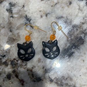 Black cat dangly earrings